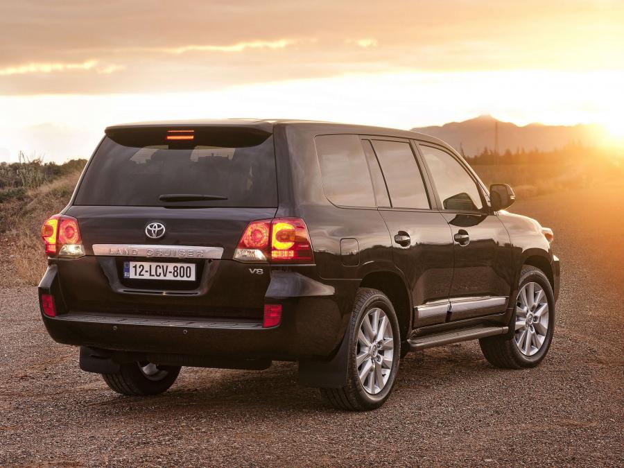  Toyota Land Cruiser 200 V8 2012 года  (фото 2 из 30)